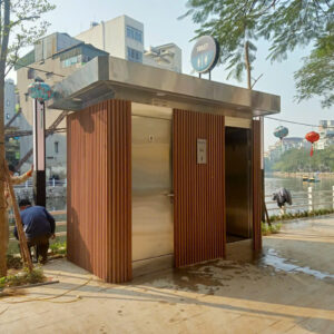 Nhà Vệ Sinh Công Cộng Inox Ốp Thanh Lam Nhựa Giả Gỗ
