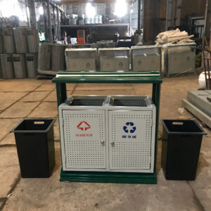 Thùng Rác 2 Ngăn Có Mái Che Phối Màu Xanh Trắng